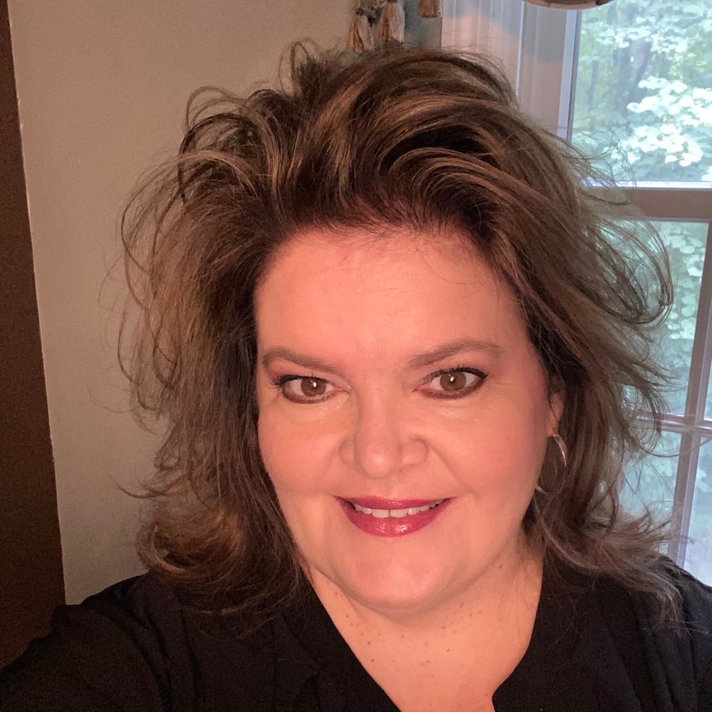 Meet your Posher, Angela
